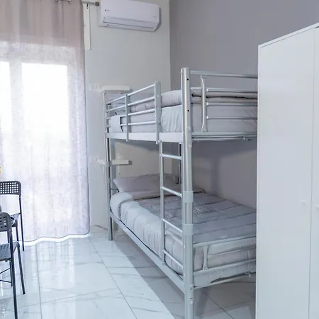 Hostel Partenope *