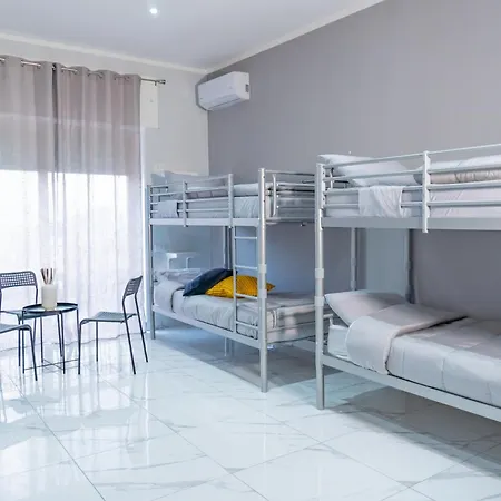 Partenope Hostel Nápoly