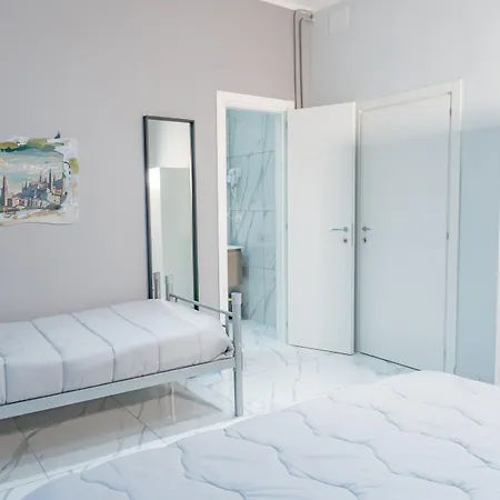 Partenope ホステル ナポリ