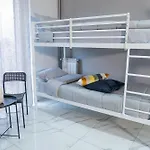 Partenope Hostel *