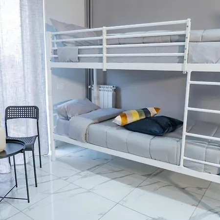 Partenope Albergue *
